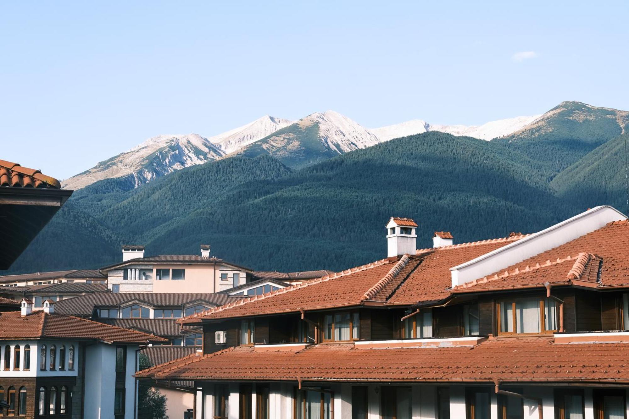 Апартаменты **Mountain** Views Just Next To The Gondola Lift Банско Экстерьер фото